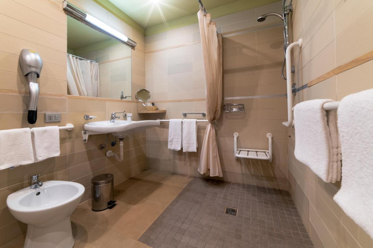 Motel Hotel Piranha Cameriano Eksteriør bilde