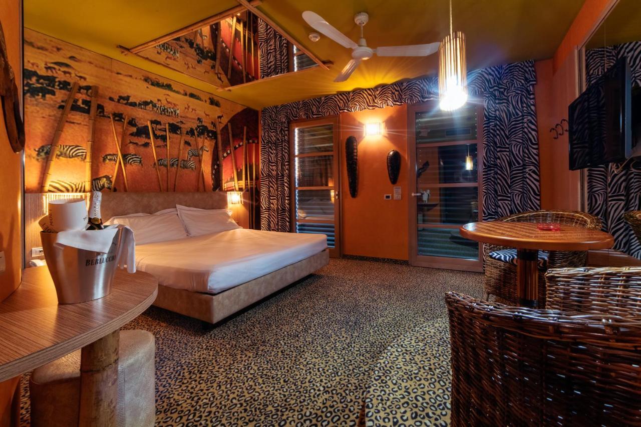 Motel Hotel Piranha Cameriano Eksteriør bilde